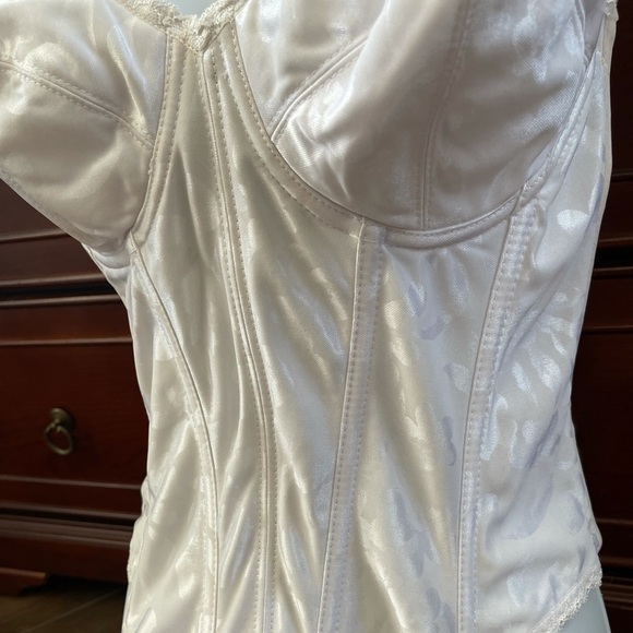 Vintage ivory printed corset 36D - Picture 3 of 7